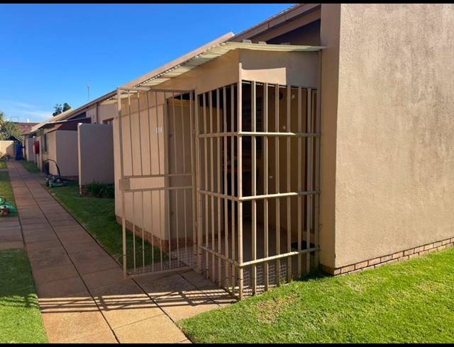 2 BEDROOM APARTMENT FOR SALE IN BIRCHLEIGH